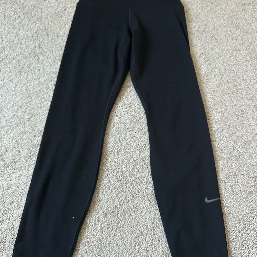Nike women’s Black Active Leggings